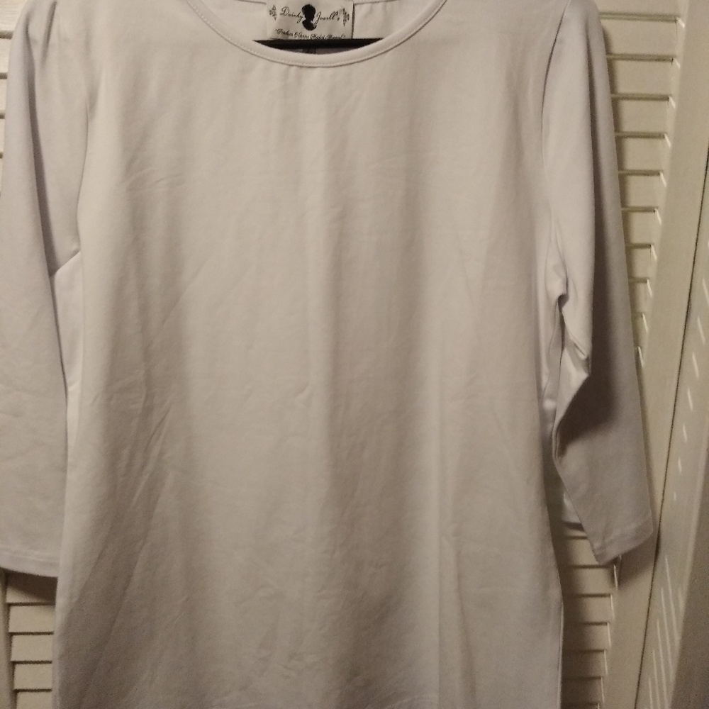 NWOT dainty jewell's 3/4 sleeve basic top